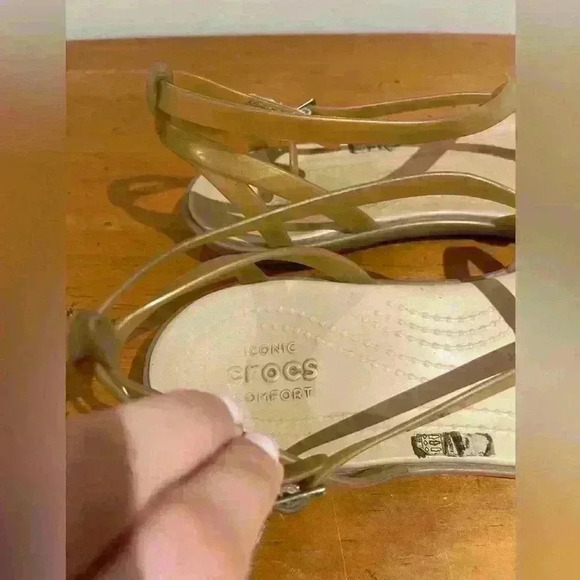 Crocs | Women's Sandals | Gold  | Criss Cross | - Picture 4 of 5